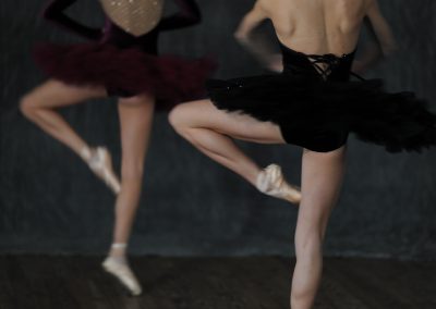 Emilie Vallon et Marguerite Bouvier dans un tutu Lili Style - crédit photo : Mario Sinistaj